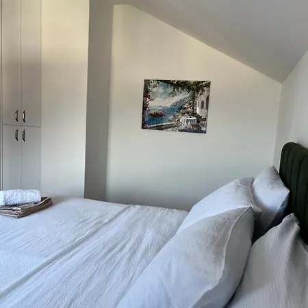 Dobrica Apartment *