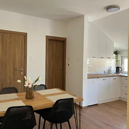 Dobrica Apartment *