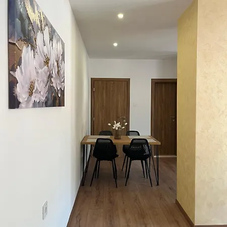 Apartment Dobrica *
